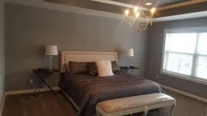 Marchez jusqu'au centre-ville de Wayzata pour prendre un café, faire du shopping et une vie nocturne fantastique !! - Image 3