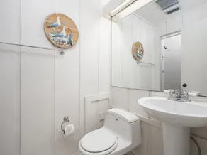 Hyggeligt sommerhus, 3 soveværelser, 6 sovepladser, Ocean Front, Kæledyr tilladt, WiFi - Image 4