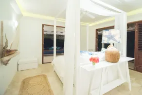 Luxurious Beach Front Villa with Pool - Out of the Blue Villa - Image 3
