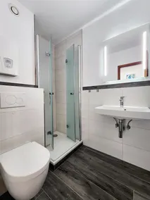Completely renovated, modern apartment on the 3rd floor. - Image 2