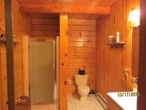 Log Cabin casa con vista Ascutney Mt e tavolo da biliardo - Image 2