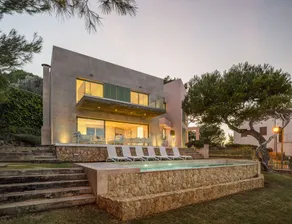 New Luxury Villa First Sea Line Private Pool & 1min Beach - Image 5