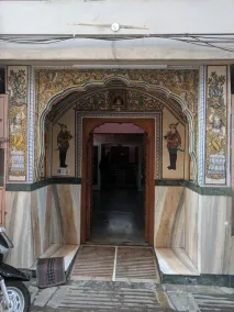 Old Traditional heritage house with Royal feel located in main pink city - Image 5