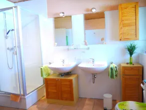 Modernly furnished apartment on the upper floor in absolute calm. - Image 3