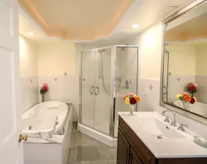6 chambres spacieuses / 6 salles de bain, cheminée, jacuzzi, nouvelle cuisine, piscine, vues, tennis - Image 4