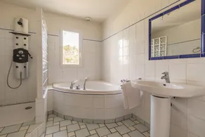 Family villa with pool, walking distance to the beach - Image 2