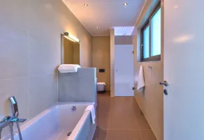 Villa Blue Lagoon -Unifying your luxury senses -SEAFRONT - Image 3