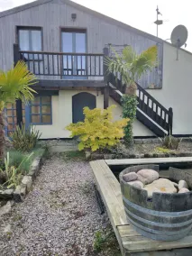 Quiet 1st floor apartment with balcony and patio, 18 km from the sea - Image 5