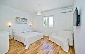 Beautiful Home In Bogomolje - Image 2