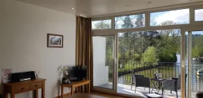 Modern Waterfront Boathouse With Beautiful Balcony On Windermere Marina - Image 5
