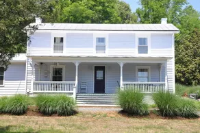 Historic Lilac Cottage - sleeps 8, firepit, nearby river access - Image 5