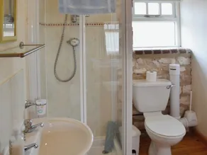 4 bedroom accommodation in Flamborough - Image 3
