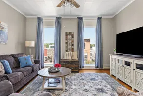 Gorgeous loft in the heart of LeClaire, Iowa - Image 4
