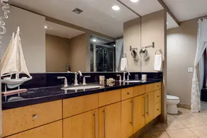 High-End Sapphire Condo with Gulf Views, Balcony, 2 Pools, Spa, Gym & Hot Tub - Image 3