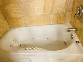 2 bedroom penthouse downtown Seattle - Image 3