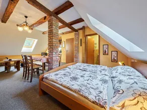 Bonito apartamento en villa para 4 personas con WIFI, piscina, TV, patio y mascotas permitida - Image 3