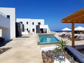 Luxury hospitality, outstanding view - Image 4