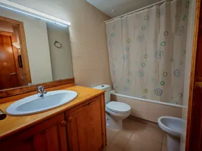 Bright apartment with balcony - Falcó 7 - Image 2
