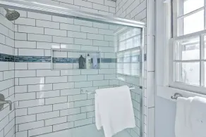 Home adjacent to Country Club, near Hospitals, Park, College and shopping. - Image 4