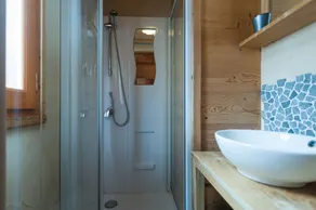 Dans un chalet à proximité des pistes, SPA privatif, Sauna, Wifi gratuite - Image 3