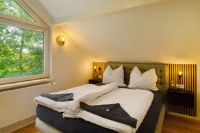 Tautraum Suite mit Whirlpool und grünem Ausblick - Image 5