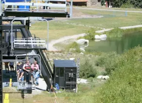 Premium-Blick auf die Berge / das Dorf Geräumige Ski-In / Out-Wohnung für 8 Personen. Sommer A / C - Image 4