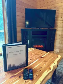 Year-Round Cabin Rental ~ Gorgeous Lakefront Property Nestled In The Woods - Image 2