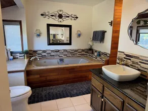 Private lush 2 Acre Mountain Home Maui w/ many amenities - Image 3