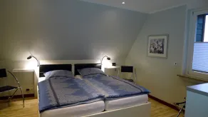 60 sqm, 3 rooms kitchen, bathroom and balcony - Image 3