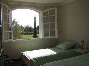 Villa provençale, campagne, calme, spacieuse (8 personnes), piscine sécurisée. - Image 5
