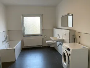 Spacious 2-room apartment on the first floor with sun terrace - Image 2