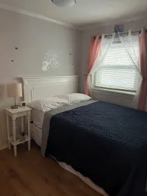 Walk to Beach  2BR Near Dining & Shopping - Image 4