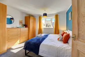 Inspire Homes 2-Bed Sleeps 5 near Leamington & M40 - Image 5
