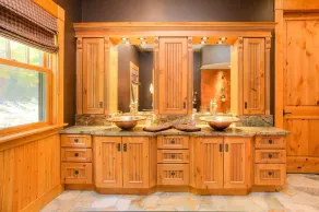Grand White Mountain Home - Image 5