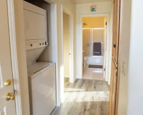 Private Cabin located directly across Park - Image 3