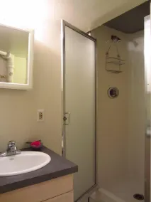 Cute Efficiency Studio 2 Miles to Downtown Seattle - Image 2