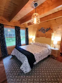 Large Secluded Cabin on the Lake - Now booking 2+ night stays - Image 3