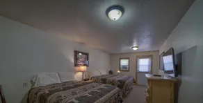 “SLEEP 26” \"POOL\" \"SAUNA\" \"LOOKOUT TOWER\"'SANITIZED CLEANING\" - Image 4