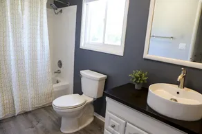 Over the Oaks - Great View - Whole Home - Stylish  - Image 3