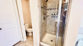Spacious 5 Bedroom Home, Huge Swim Spa & Private Theater with Popcorn Machine! - Image 4