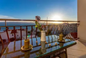 Book your home away from home - Image 2