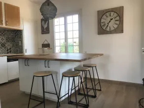 Maison de Famille Sous les Pins Avec Piscine - Image 5