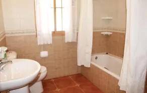 Cozy Home In Corumbela - Image 2