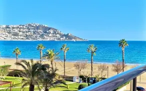 Apt Devant la Mer Avecterrasse et Piscine Devant le Port de Plaisance - Image 4