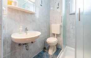 Beach front apartment in Kosljun with WiFi - Image 2
