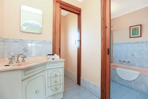 Ideal for 28+ Night Extended Holidays | Pets Welcome, Ocean Views, Wi-Fi,  Southern Right Crescent, 12 Guests - Image 2