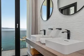 Seafront Villa Kiara with 5 en-suite bedrooms in Omiš - Image 5