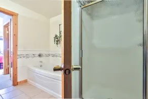 Minocqua Lake Condo! Walk 2 Downtown! Summer Weeks Open! Dock available! - Image 4