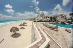 Exclusive apartment inside a private condominium in Cancun Hotel Zone 3002 - Image 5