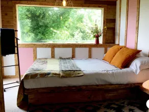 Field hut, a secluded and peaceful retreat. - Image 5